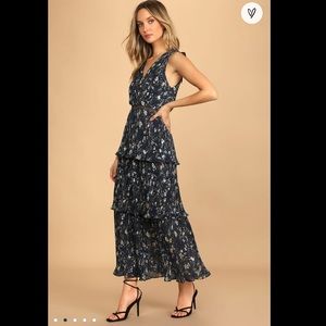 NWT Lulu’s Such Sophistication Navy Blue Floral Print Pleated Maxi Dress
